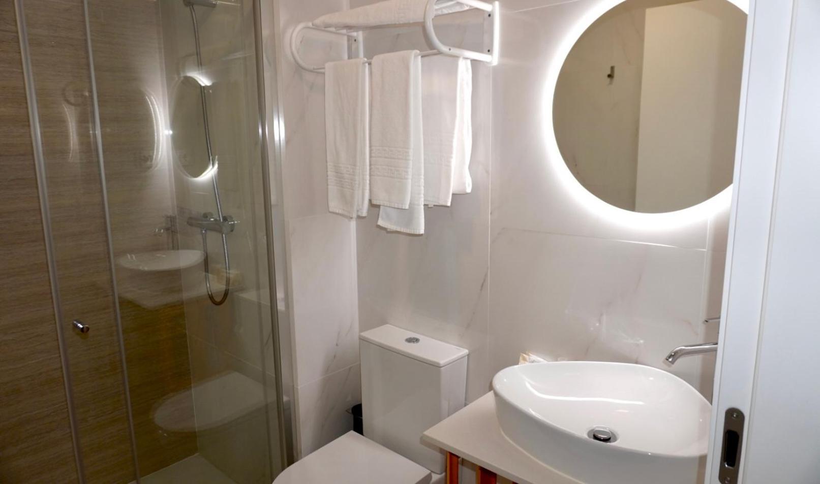 Lux'Otel City Lodge Barcelos Bagian luar foto